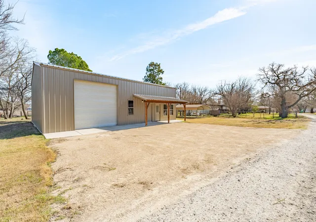 Photo 3 of Single family home for sale at 483 Private Road 729, Bluff Dale, TX 76433 | MLS# 21157958 | Listing updated on 2026-10-06