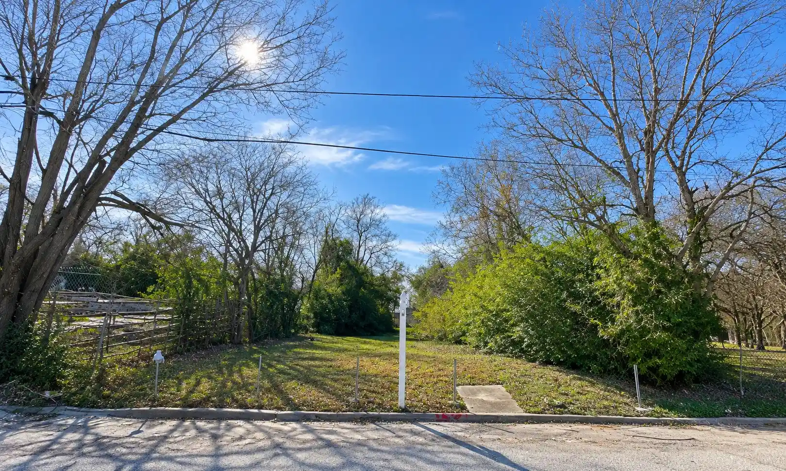 Land for sale at 1529 Fleetwood St, Dallas, TX 75223 | MLS# 21158310