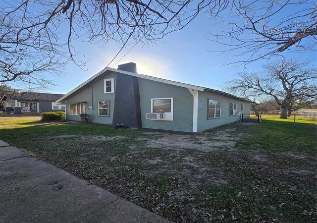 Homes for sale in Coleman, TX | 1200 Llano St, Coleman, TX 76834 | MLS# 21158467