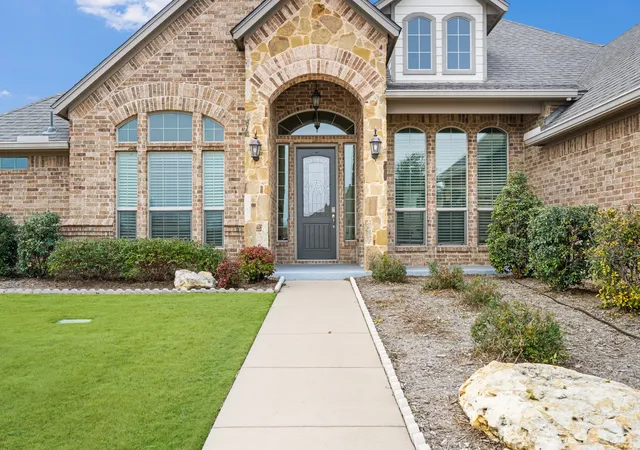 Homes for sale in Crowley, TX | 10909 Chriswood Dr, Crowley, TX 76036 | MLS# 21158545