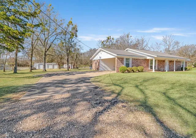 Homes for sale in Reno, TX | 850 Key West Rd, Reno, TX 75462 | MLS# 21157909