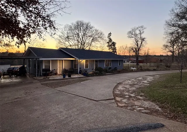 Homes for sale in Henderson, TX | 907 W Fordall St, Henderson, TX 75652 | MLS# 21158691