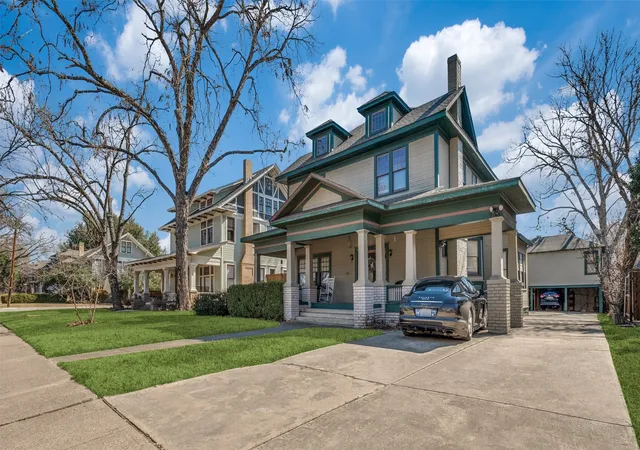 Homes for sale in Dallas, TX | 4936 Worth St, Dallas, TX 75214