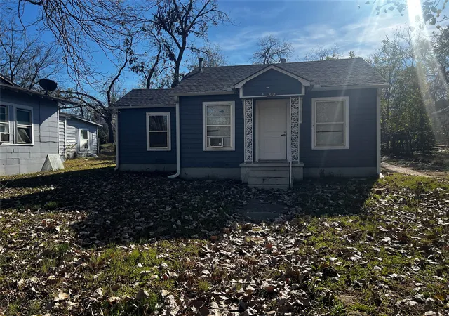 Homes for sale in Denison, TX | 612 E Gandy St, Denison, TX 75021 | MLS# 21158946