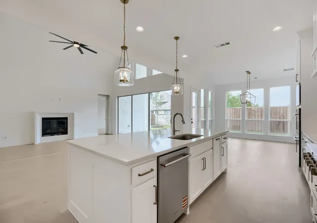 Photo 4 of Single family home for sale at 611 Falls Dr, Prosper, TX 75078 | MLS# 21159195 | Listing updated on 2026-08-17