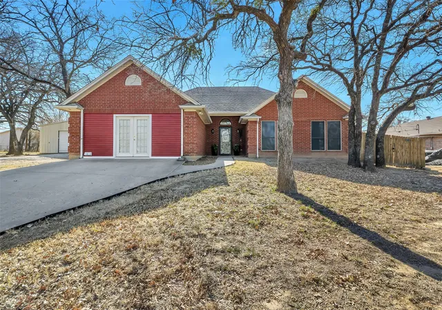 Homes for sale in Bridgeport, TX | 1404 Brush St, Bridgeport, TX 76426 | MLS# 21159175