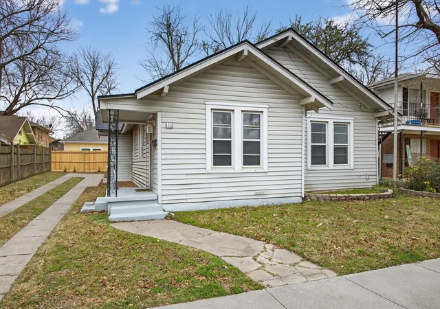 Photo 1 of Single family home for sale at 1111 N Austin St, Denton, TX 76201 | MLS# 21158566 | Listing updated on 2026-07-13