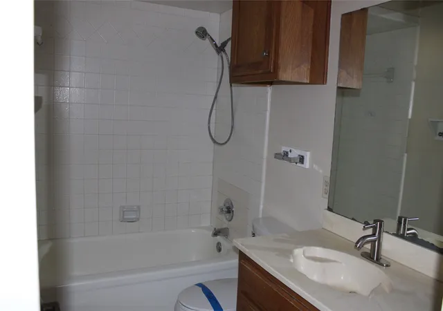 Photo 4 of House for sale at 613 Renfro St, Burleson, TX 76028 | MLS# 21159866 | Listing updated on 2026-09-23