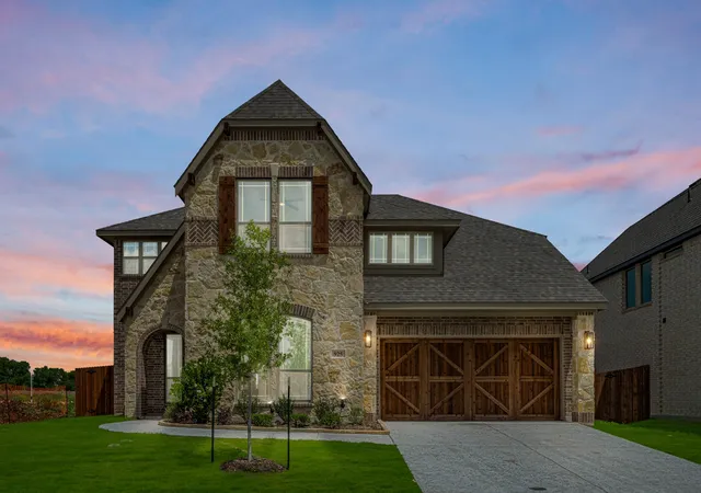 Photo 2 of Sale Pending at 925 Cannes Dr, Red Oak, TX 75154 | MLS# 21160000 | Listing updated on 2026-10-06