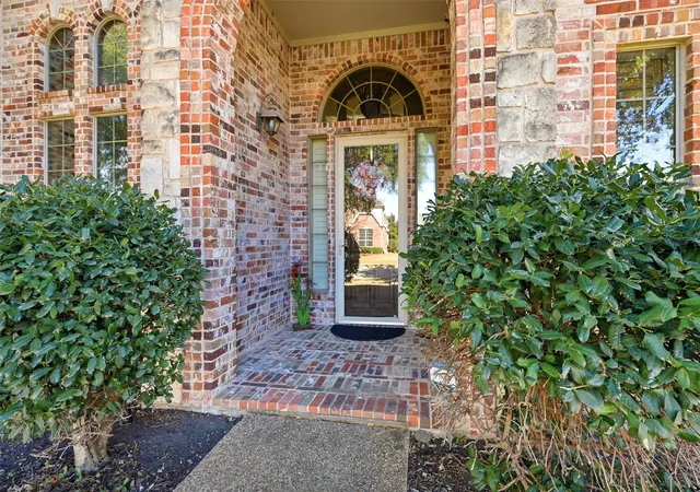 Photo 4 of Single family home for sale at 14875 Daneway Dr, Frisco, TX 75035 | MLS# 21157101 | Listing updated on 2026-08-18