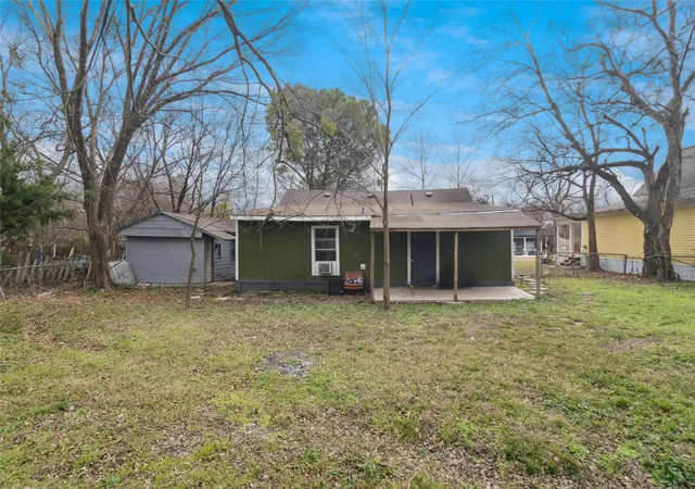 Homes for sale in Kemp, TX | 805 E 11th St, Kemp, TX 75143 | MLS# 21160127