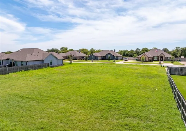 Photo 3 of Land for sale at 220 Fox Run Ln, Waco, TX 76706 | MLS# 21157048 | Listing updated on 2026-07-22
