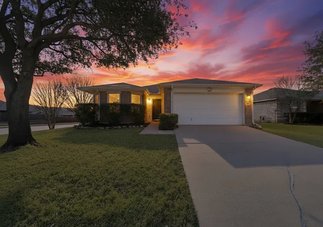 Homes for sale in Little Elm, TX | 1448 Knottingham Dr, Little Elm, TX 75068 | MLS# 21160288