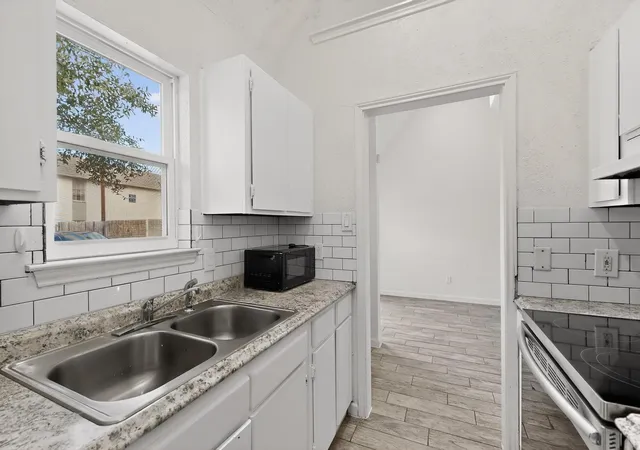 5th image of 1442 Weiler Blvd, Fort Worth, TX 76112 | MLS# 21160450