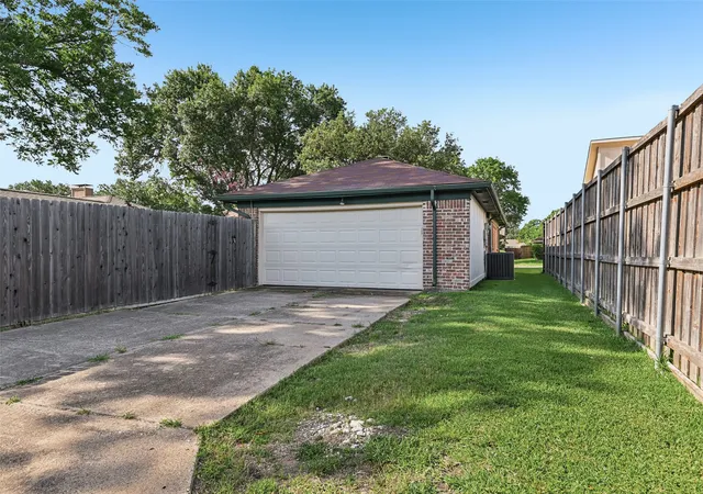 33rd image of 1127 Southwestern Dr, Richardson, TX 75081 | MLS# 21160566