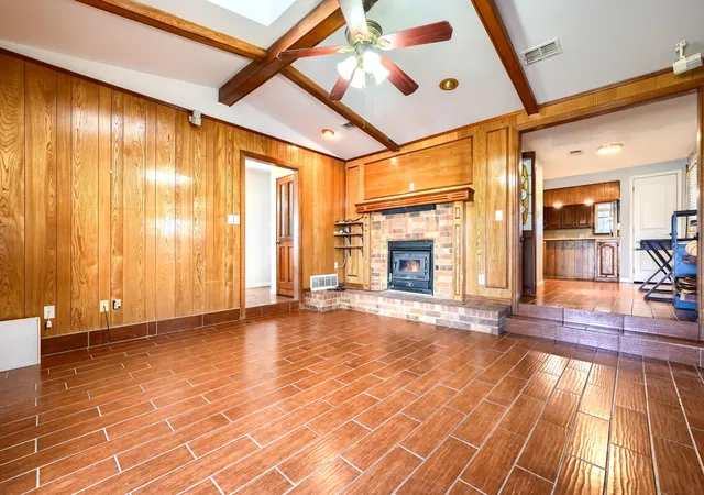 Photo 1 of Single family home for sale at 2112 Mangum St, Commerce, TX 75428 | MLS# 21159137 | Listing updated on 2026-08-18