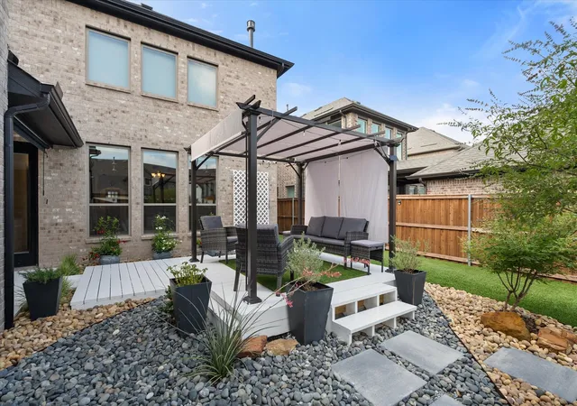 Photo 3 of Single family home for sale at 1429 Cypress Thorn Dr, Arlington, TX 76005 | MLS# 21160833 | Listing updated on 2026-09-01