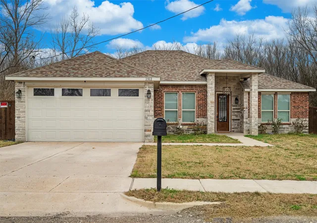 Photo 1 of Single family home for sale at 2312 Pace St, Greenville, TX 75401 | MLS# 21160464 | Listing updated on 2026-08-30