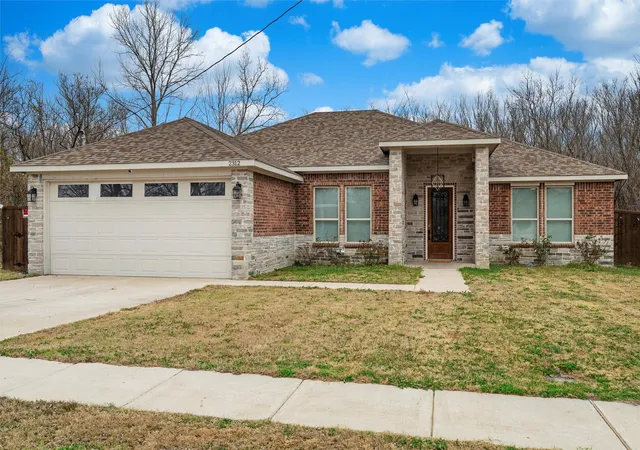 Photo 2 of Single family home for sale at 2312 Pace St, Greenville, TX 75401 | MLS# 21160464 | Listing updated on 2026-08-30