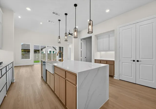 Photo 4 of Single family home for sale at 1820 Drover St, Justin, TX 76247 | MLS# 21160920 | Listing updated on 2026-09-24