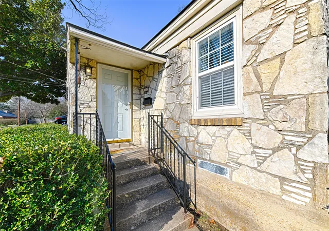 Photo 3 of Sale Pending at 1707 Homewood Pl, Dallas, TX 75224 | MLS# 21160890 | Listing updated on 2026-08-19