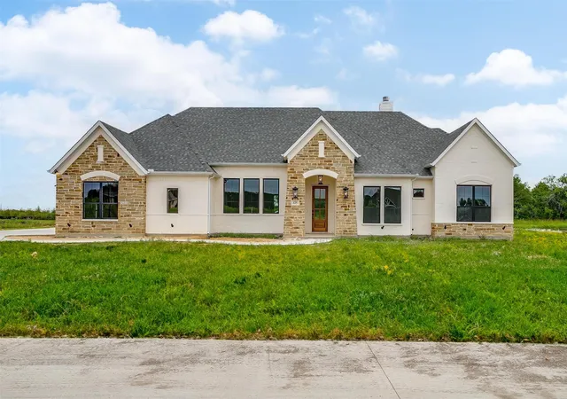 Photo 1 of Single family home for sale at 125 Aiden Dr, Waxahachie, TX 75165 | MLS# 21160930 | Listing updated on 2026-08-17