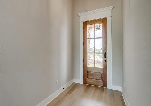 Photo 3 of Single family home for sale at 125 Aiden Dr, Waxahachie, TX 75165 | MLS# 21160930 | Listing updated on 2026-08-17