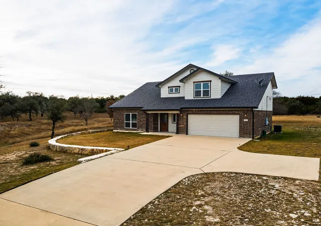 Homes for sale in Lampasas, TX | 320 Sunrise, Lampasas, TX 76550 | MLS# 21155199