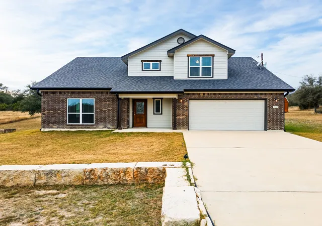Homes for sale in Lampasas, TX | 320 Sunrise, Lampasas, TX 76550 | MLS# 21155199