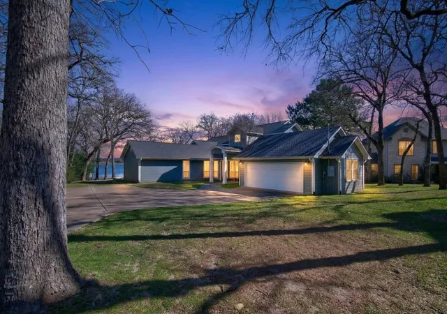 Photo 3 of Single family home for sale at 7811 Double Oaks Rd, Athens, TX 75752 | MLS# 21161338 | Listing updated on 2026-08-20