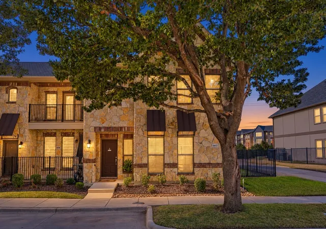 Townhouse for sale at 5412 Conch Train Rd, McKinney, TX 75070 | MLS# 21152853