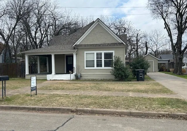 Homes for sale in Cleburne, TX | 509 N Buffalo Ave, Cleburne, TX 76033 | MLS# 21160270