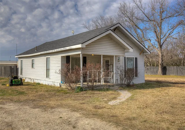 Homes for sale in Sulphur Bluff, TX | 50 County Road 3557, Sulphur Bluff, TX 75481 | MLS# 21160816