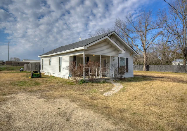 Homes for sale in Sulphur Bluff, TX | 50 County Road 3557, Sulphur Bluff, TX 75481 | MLS# 21160816