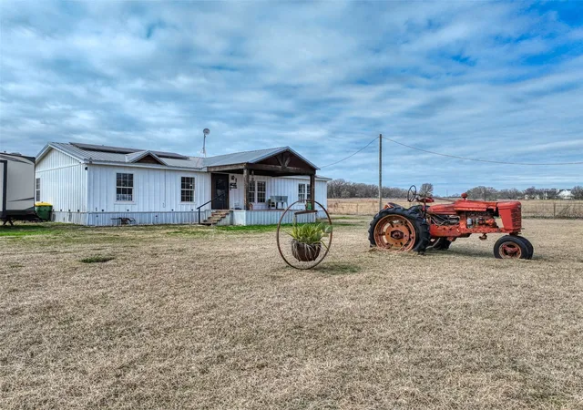 Photo 4 of Manufactured home for sale at 408 Hcr 1414, Blum, TX 76627 | MLS# 21159620 | Listing updated on 2026-08-17