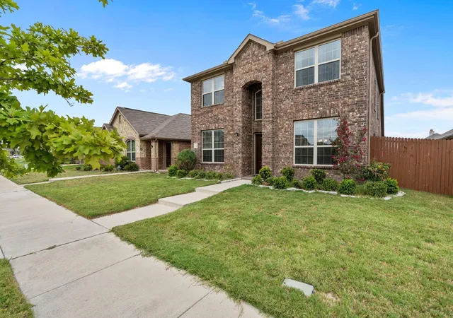 Photo 3 of Single family home for sale at 3006 Buckthorn St, Forney, TX 75126 | MLS# 21161288 | Listing updated on 2026-08-24