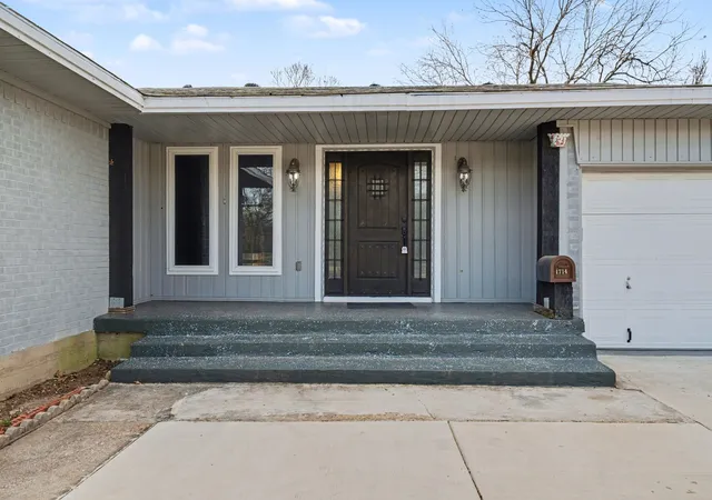 4th image of 1714 E Union Bower Rd, Irving, TX 75061 | MLS# 21161309