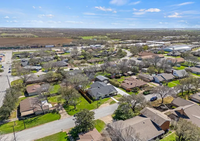 25th image of 319 S Jackson Ave, Justin, TX 76247 | MLS# 21156827