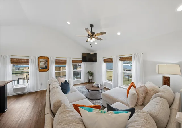 Photo 3 of Single family home for sale at 126 Maples Trl, Mabank, TX 75156 | MLS# 21160358 | Listing updated on 2026-10-02