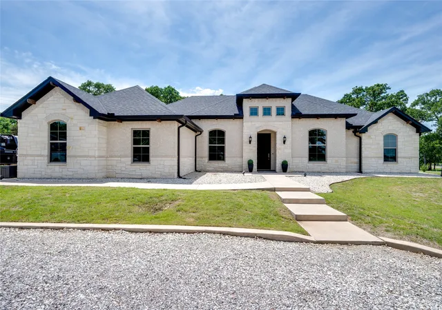 Homes for sale in Whitesboro, TX | 11776 E Us Hwy 82, Whitesboro, TX 76273 | MLS# 21157110