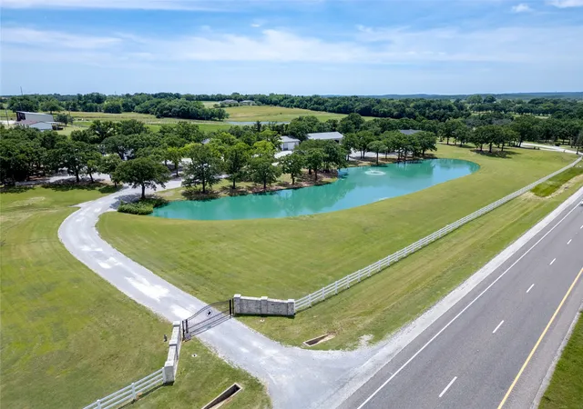 Homes for sale in Whitesboro, TX | 11776 E Us Hwy 82, Whitesboro, TX 76273 | MLS# 21157110