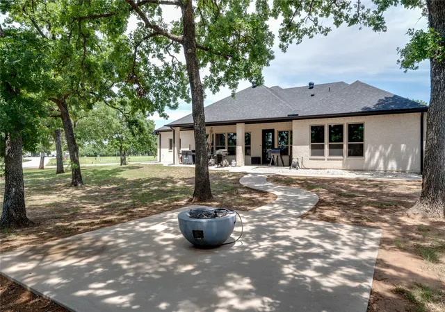 Homes for sale in Whitesboro, TX | 11776 E Us Hwy 82, Whitesboro, TX 76273 | MLS# 21157110