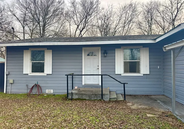 Photo 3 of Sale Pending at 511 W Redwood, Campbell, TX 75422 | MLS# 21162319 | Listing updated on 2026-07-21