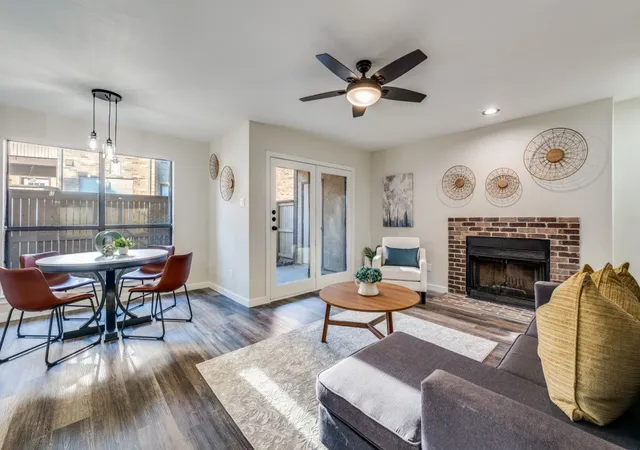 4th image of 2100 Rainbow Dr, Arlington, TX 76011