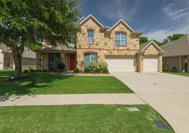 Photo 2 of Single family home for sale at 1324 Elise, Cedar Hill, TX 75104 | MLS# 21162553 | Listing updated on 2026-10-02