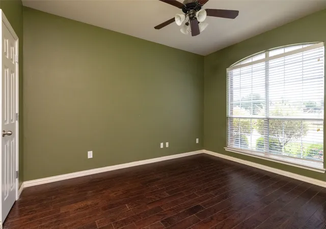 Photo 4 of Single family home for sale at 1324 Elise, Cedar Hill, TX 75104 | MLS# 21162553 | Listing updated on 2026-10-02