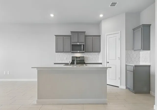 Photo 3 of Sale Pending at 223 Greenhill Trl, Boyd, TX 76023 | MLS# 21161089 | Listing updated on 2026-08-17