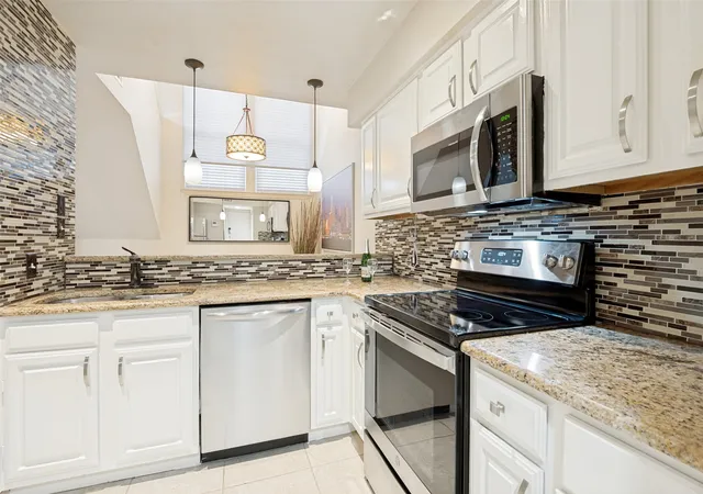 Photo 2 of Condo for sale at 18240 Midway Rd #1704, Dallas, TX 75287 | MLS# 21162886 | Listing updated on 2026-08-20