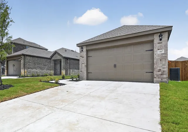 Photo 2 of Sale Pending at 1807 Teton River Dr, Blue Ridge, TX 75424 | MLS# 21162994 | Listing updated on 2026-08-22