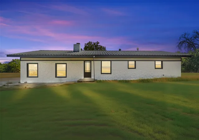 Photo 1 of Single family home for sale at 170 High Ridge Dr, Azle, TX 76020 | MLS# 21162999 | Listing updated on 2026-09-30